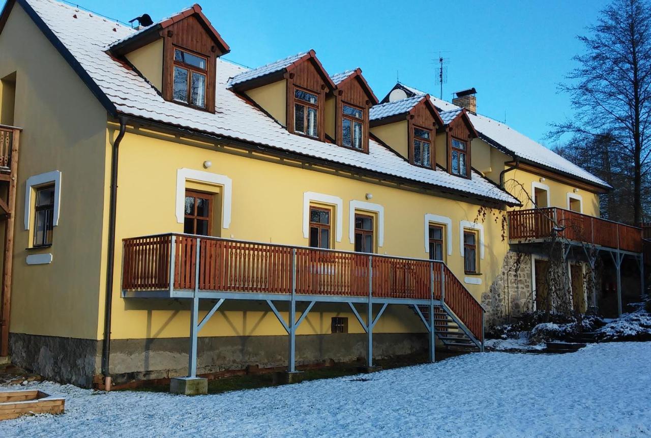 Mlyn Kamenice Klucenice Exterior foto